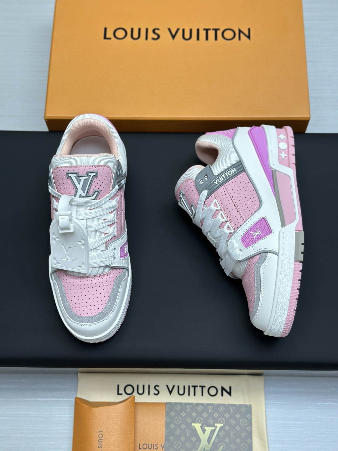 Louis Vuitton Sneakers