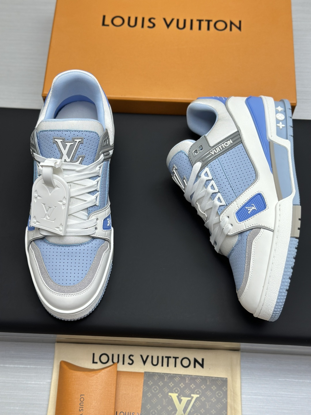 Louis Vuitton Sneakers