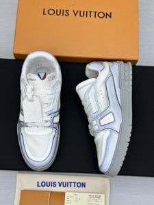 Louis Vuitton Sneakers