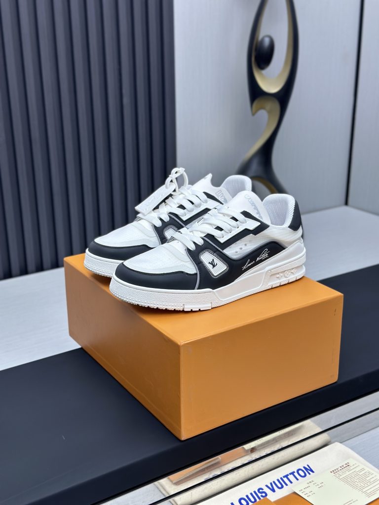 Louis Vuitton Sneakers