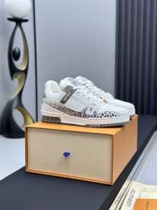 Louis Vuitton Sneakers