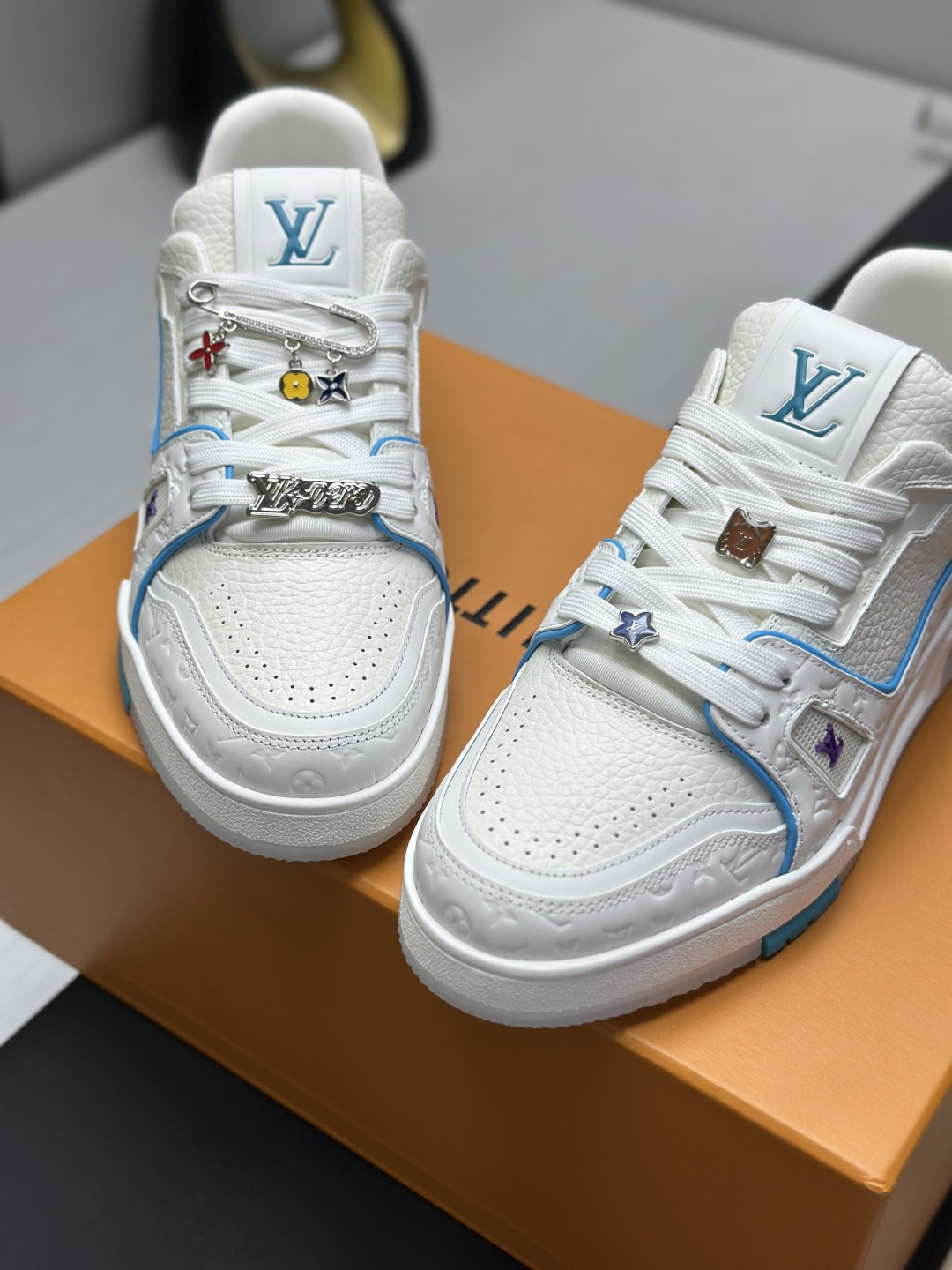 Louis Vuitton Sneakers