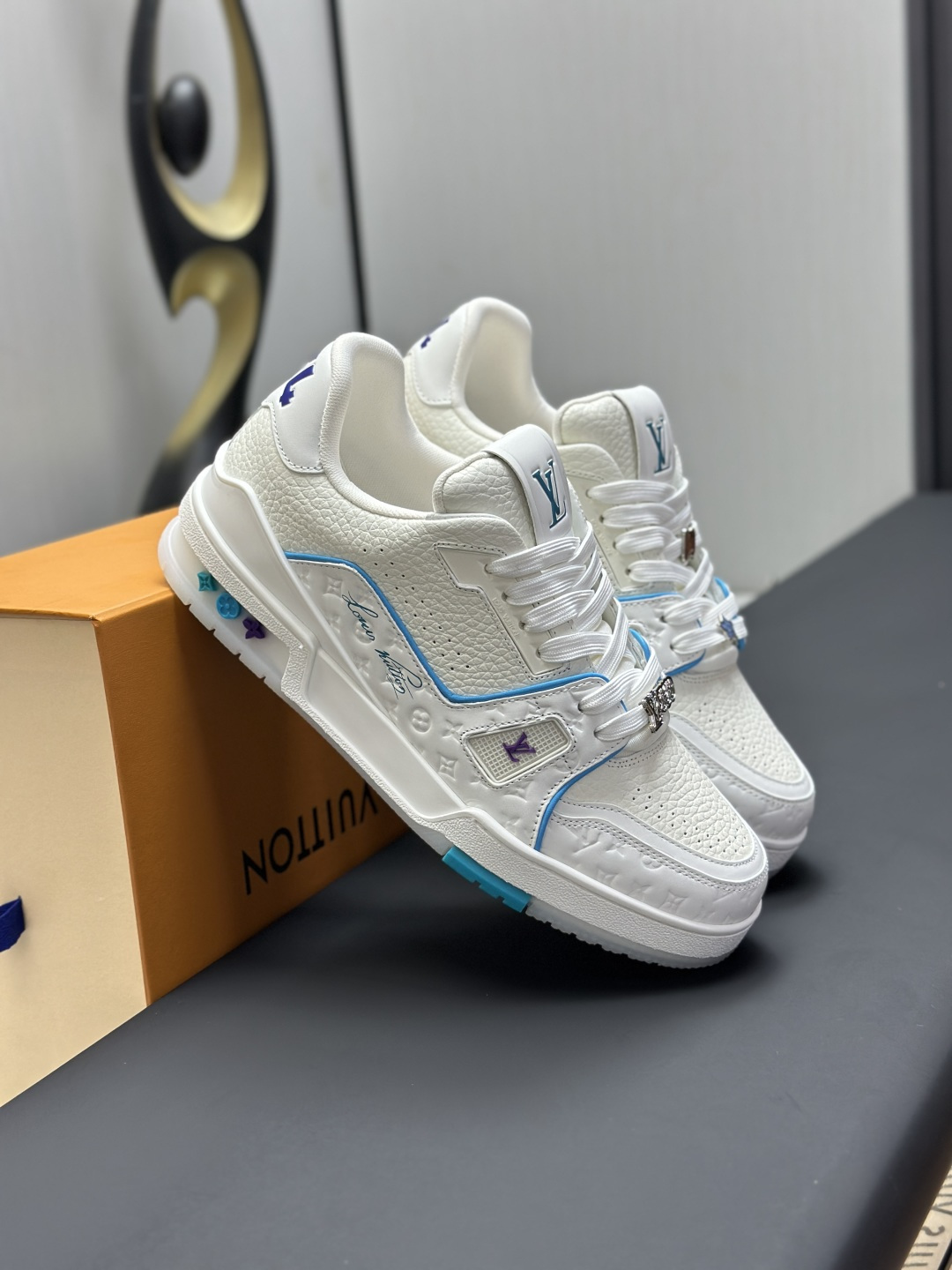Louis Vuitton Sneakers
