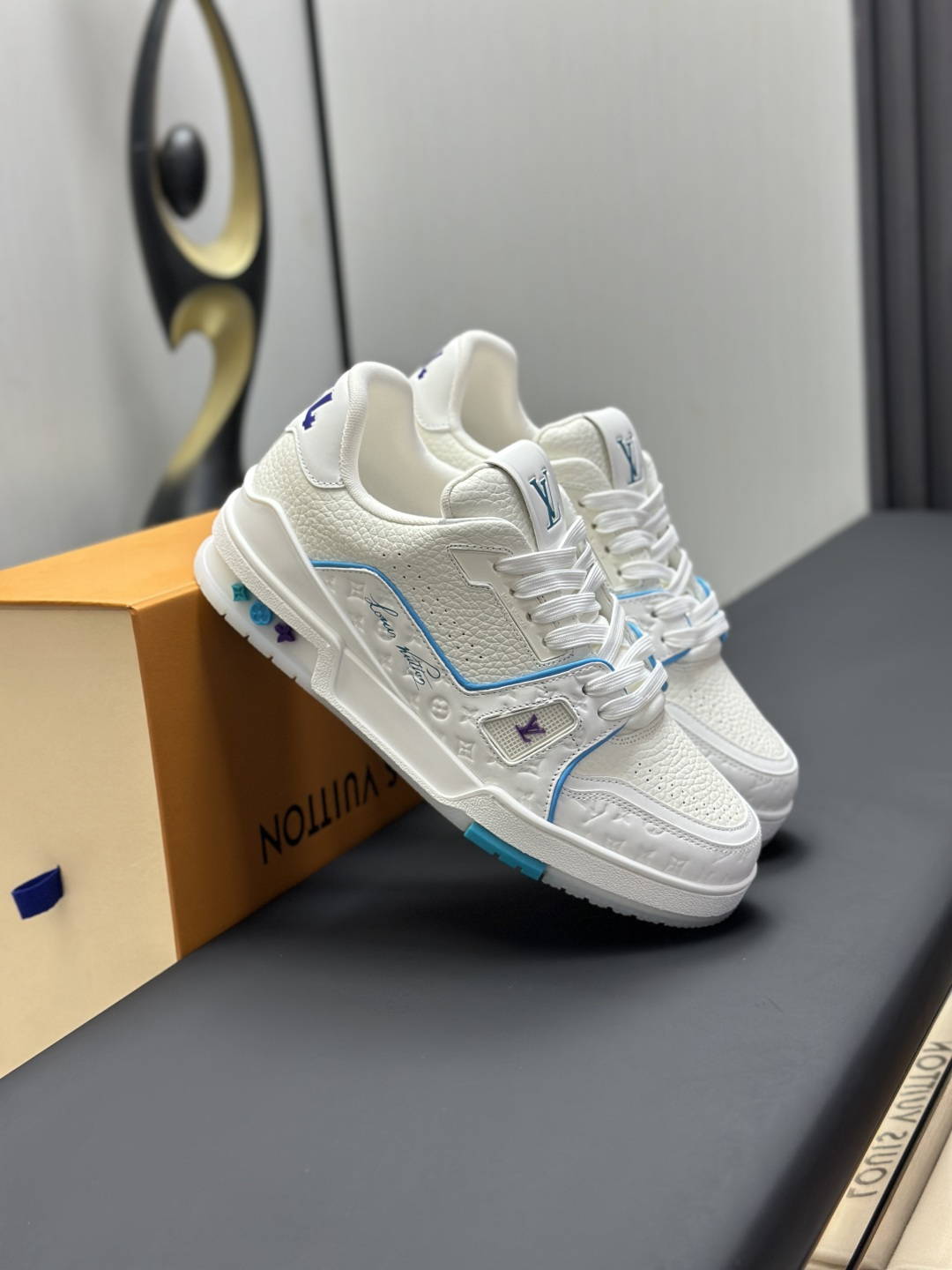 Louis Vuitton Sneakers