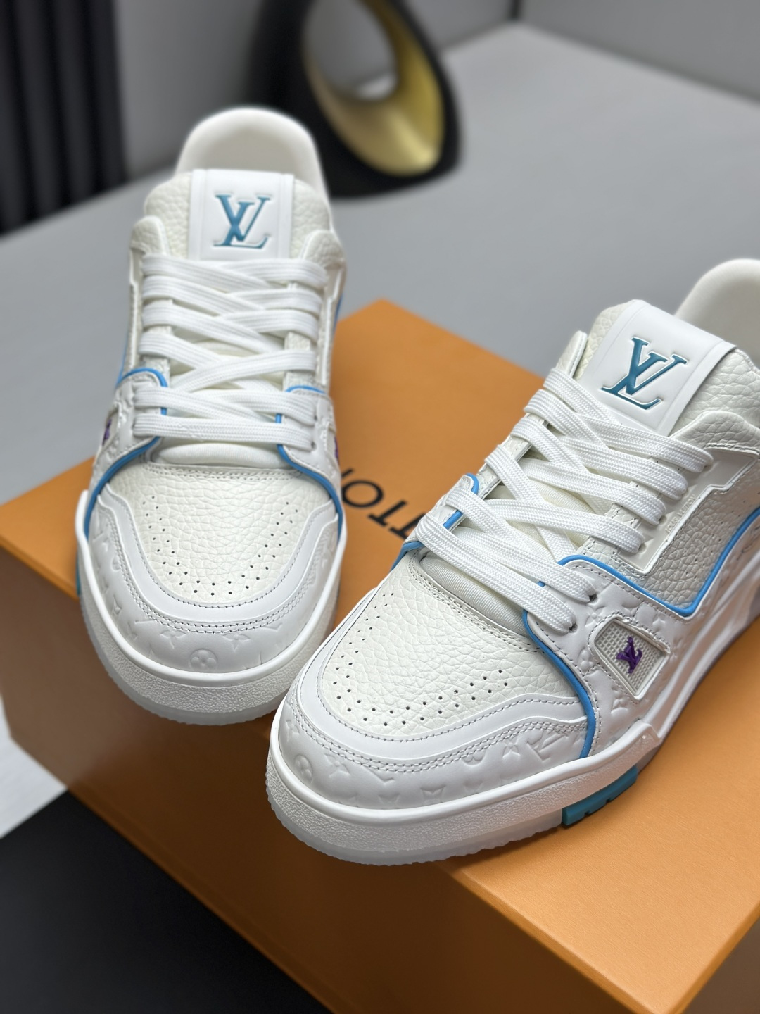 Louis Vuitton Sneakers