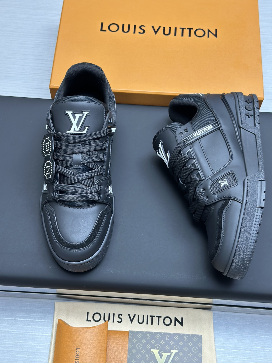 Louis Vuitton Sneakers