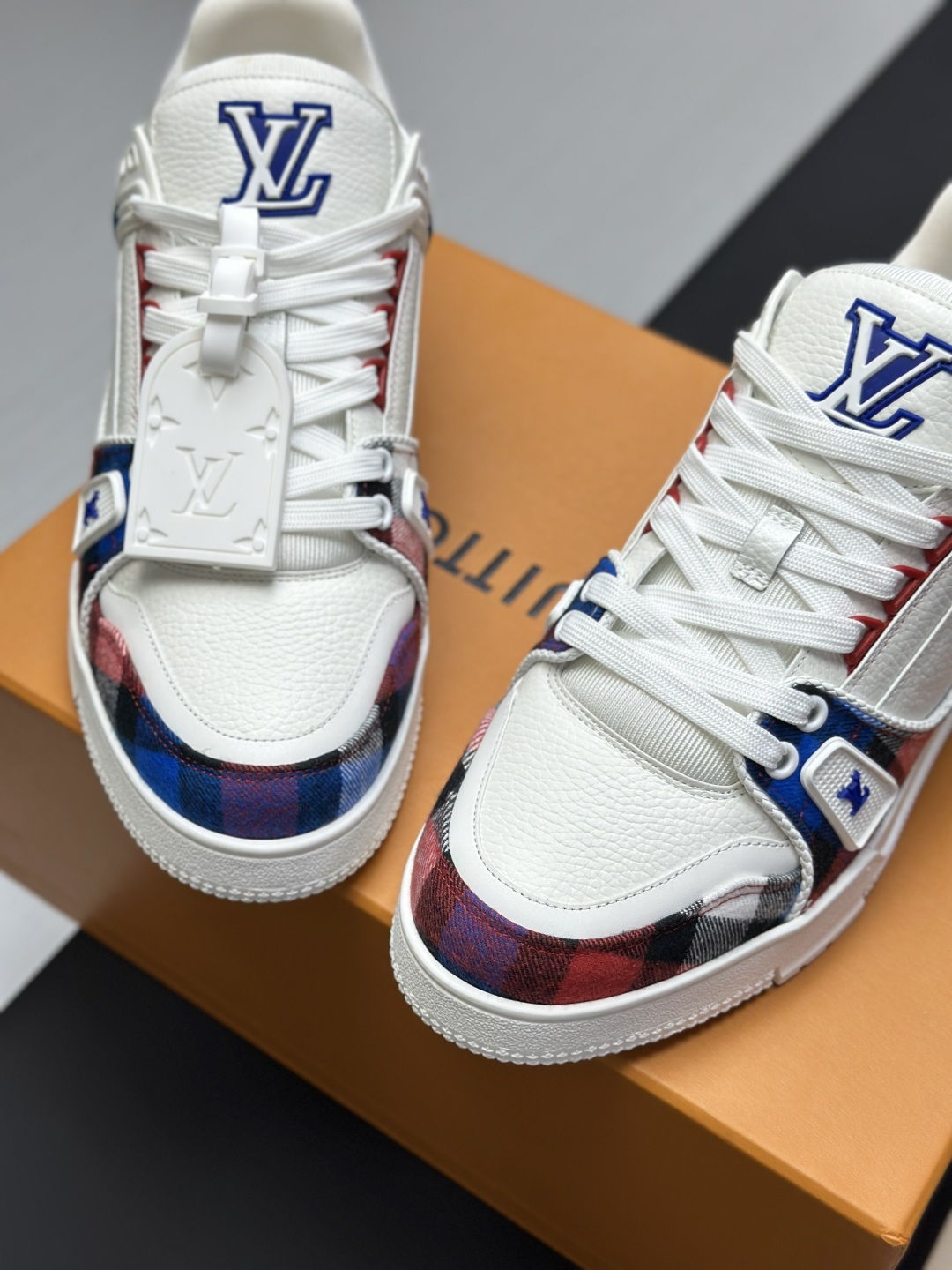 Louis Vuitton Sneakers