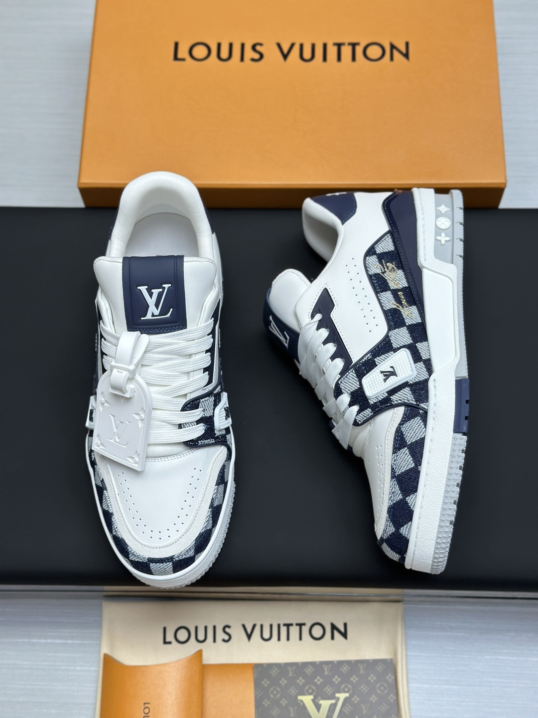 Louis Vuitton Sneakers
