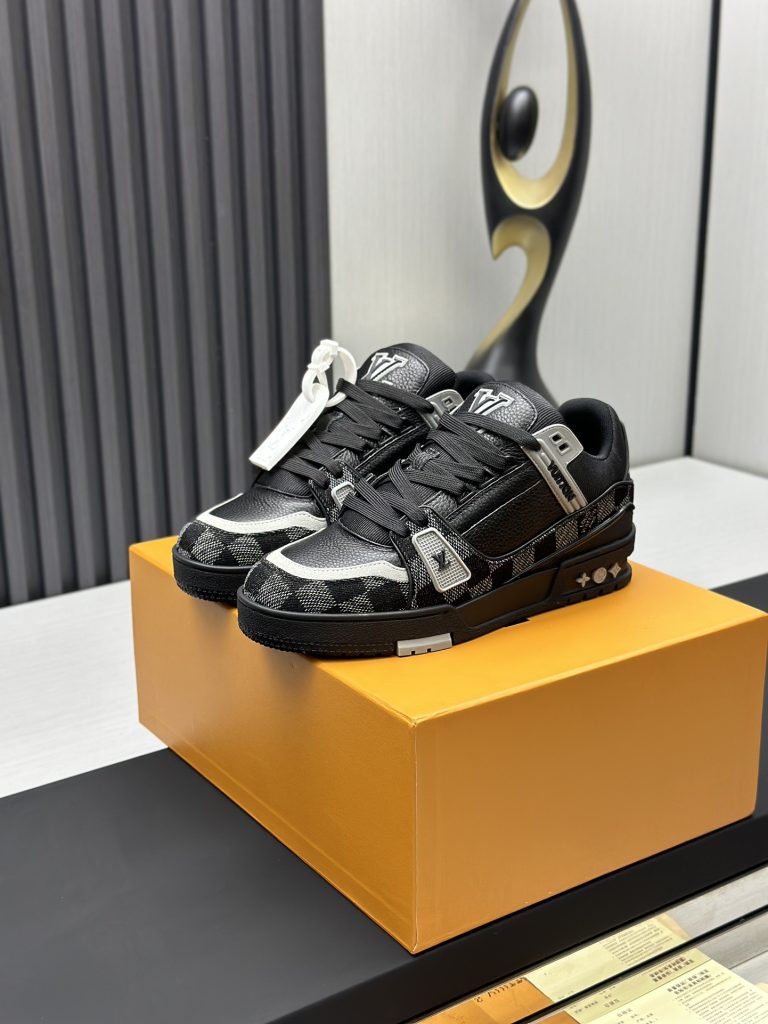 Louis Vuitton Sneakers
