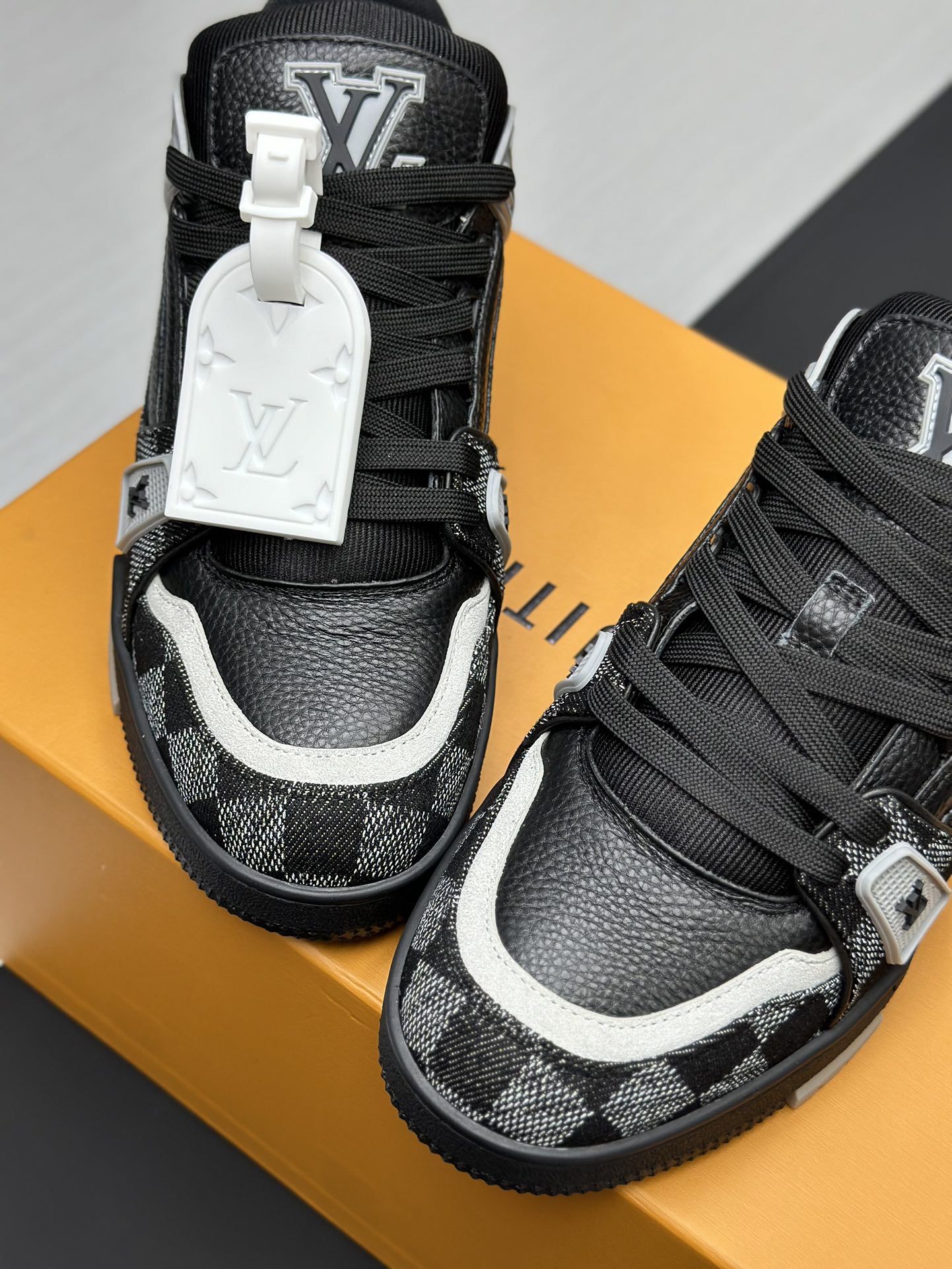 Louis Vuitton Sneakers