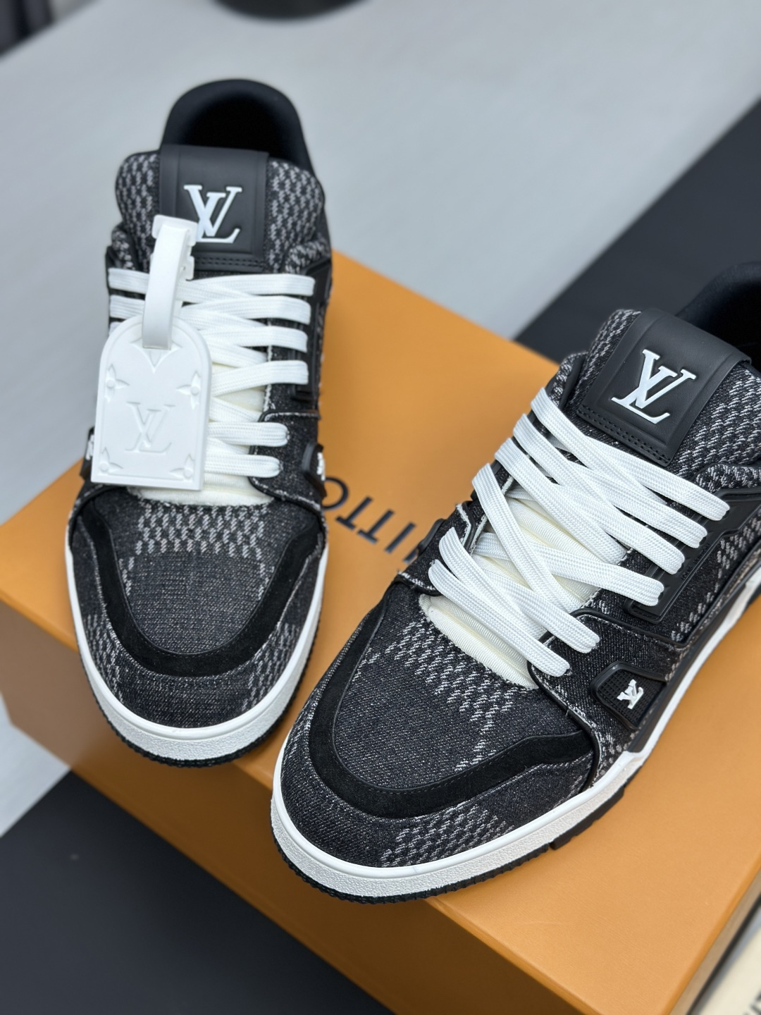 Louis Vuitton Sneakers