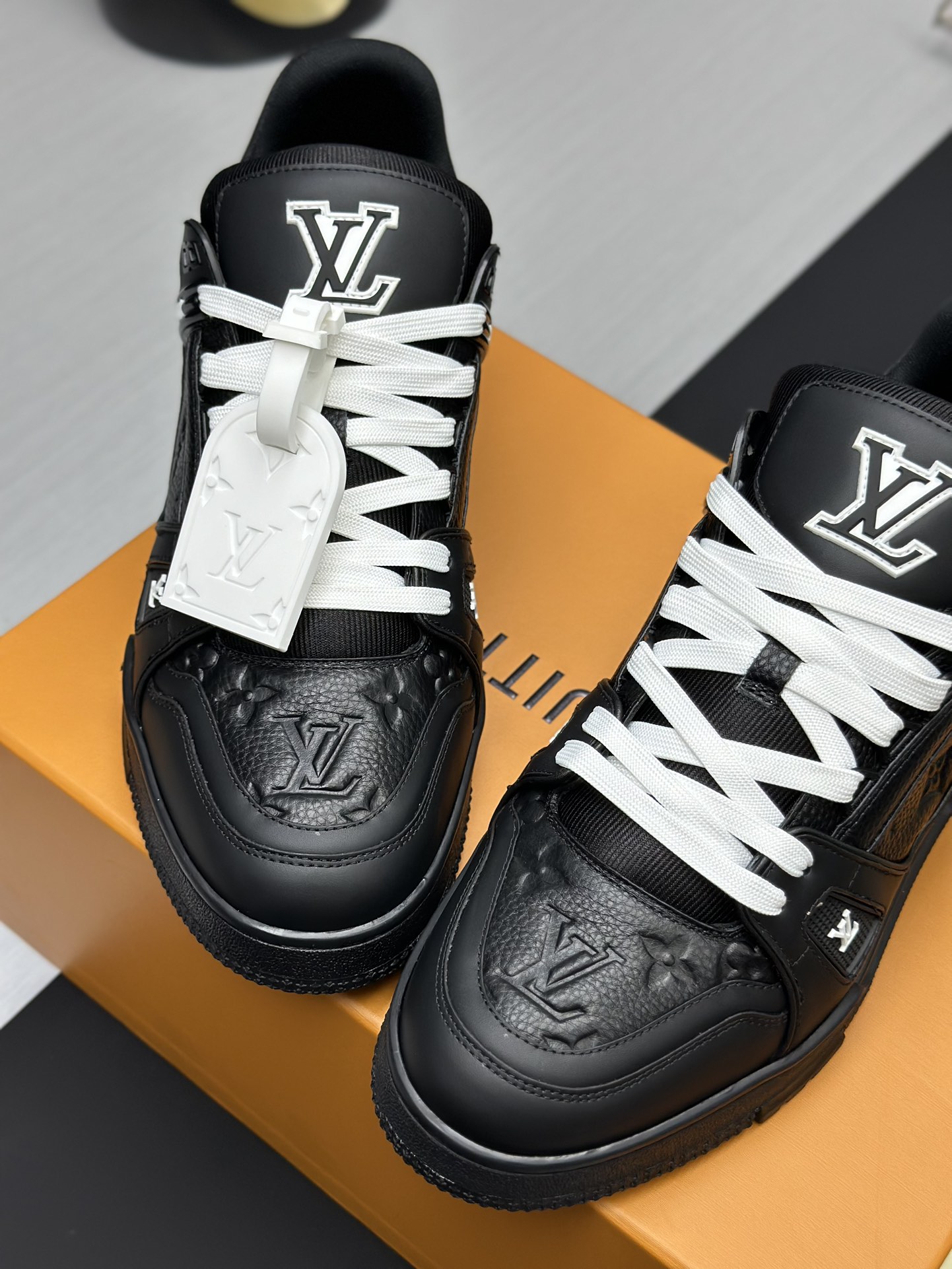 Louis Vuitton Sneakers
