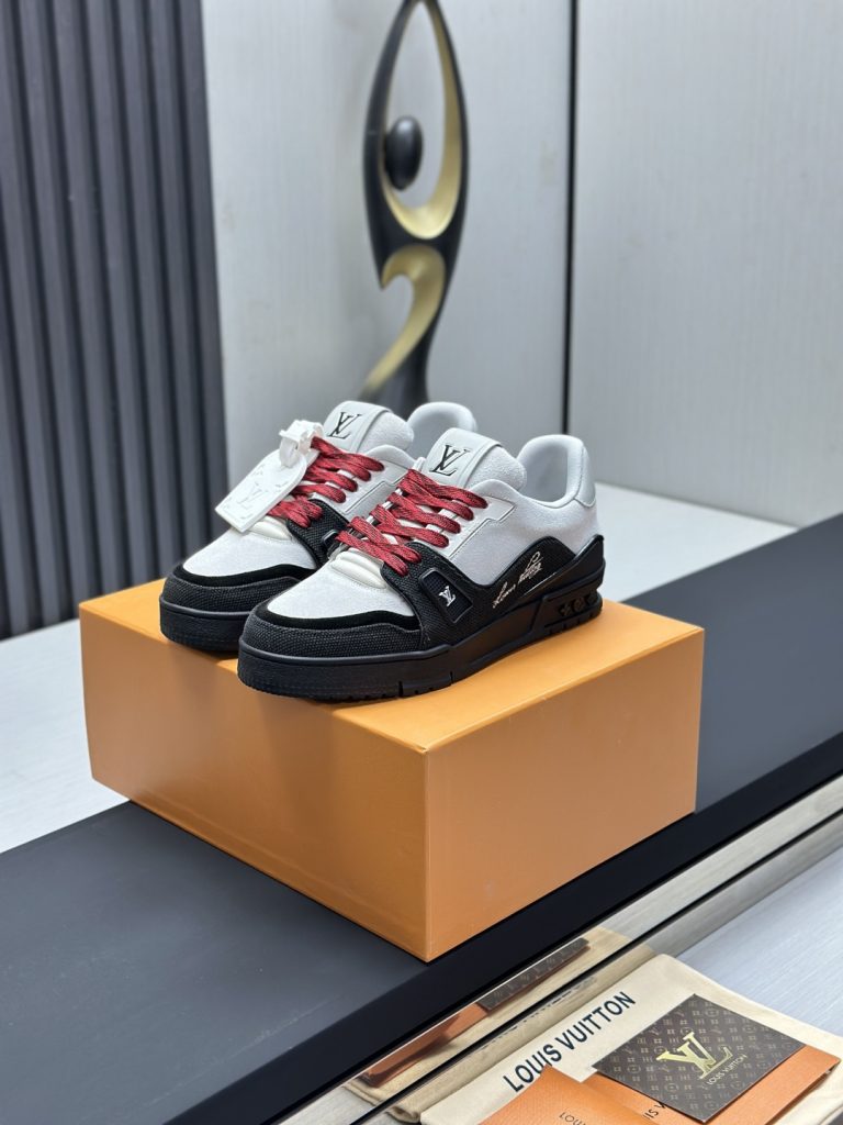 Louis Vuitton Sneakers