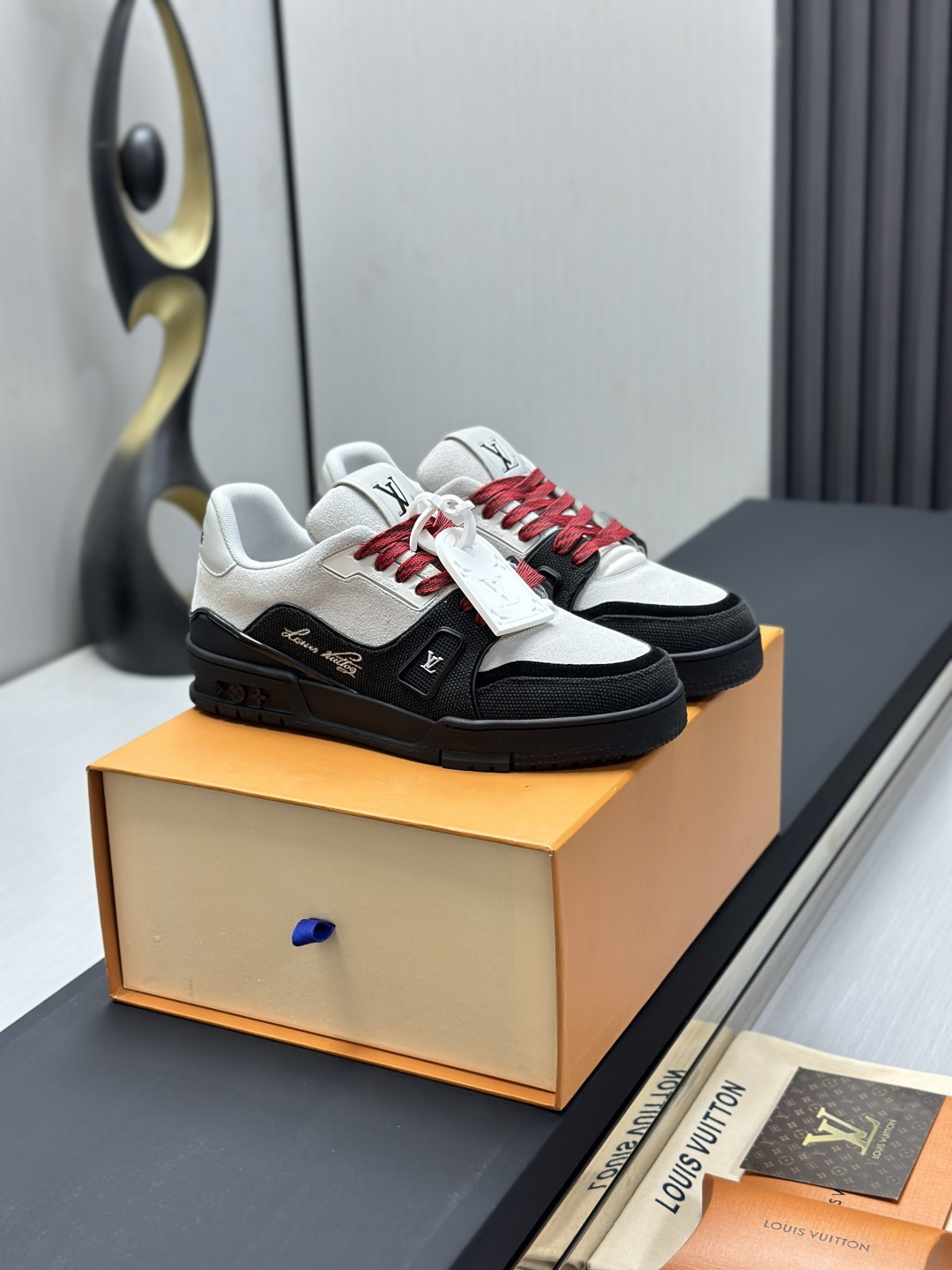 Louis Vuitton Sneakers