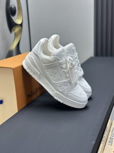 Louis Vuitton Sneakers