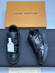 Louis Vuitton Sneakers