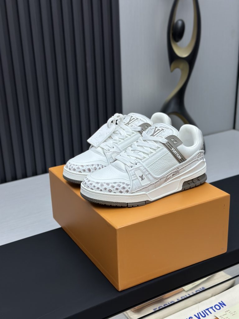 Louis Vuitton Sneakers