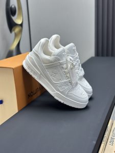 Louis Vuitton Sneakers