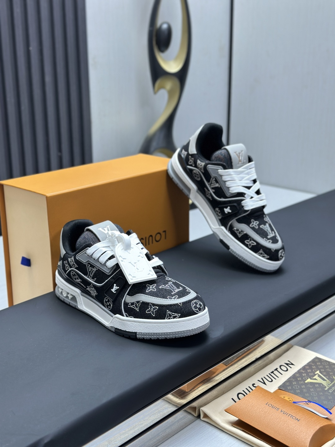 Louis Vuitton Sneakers