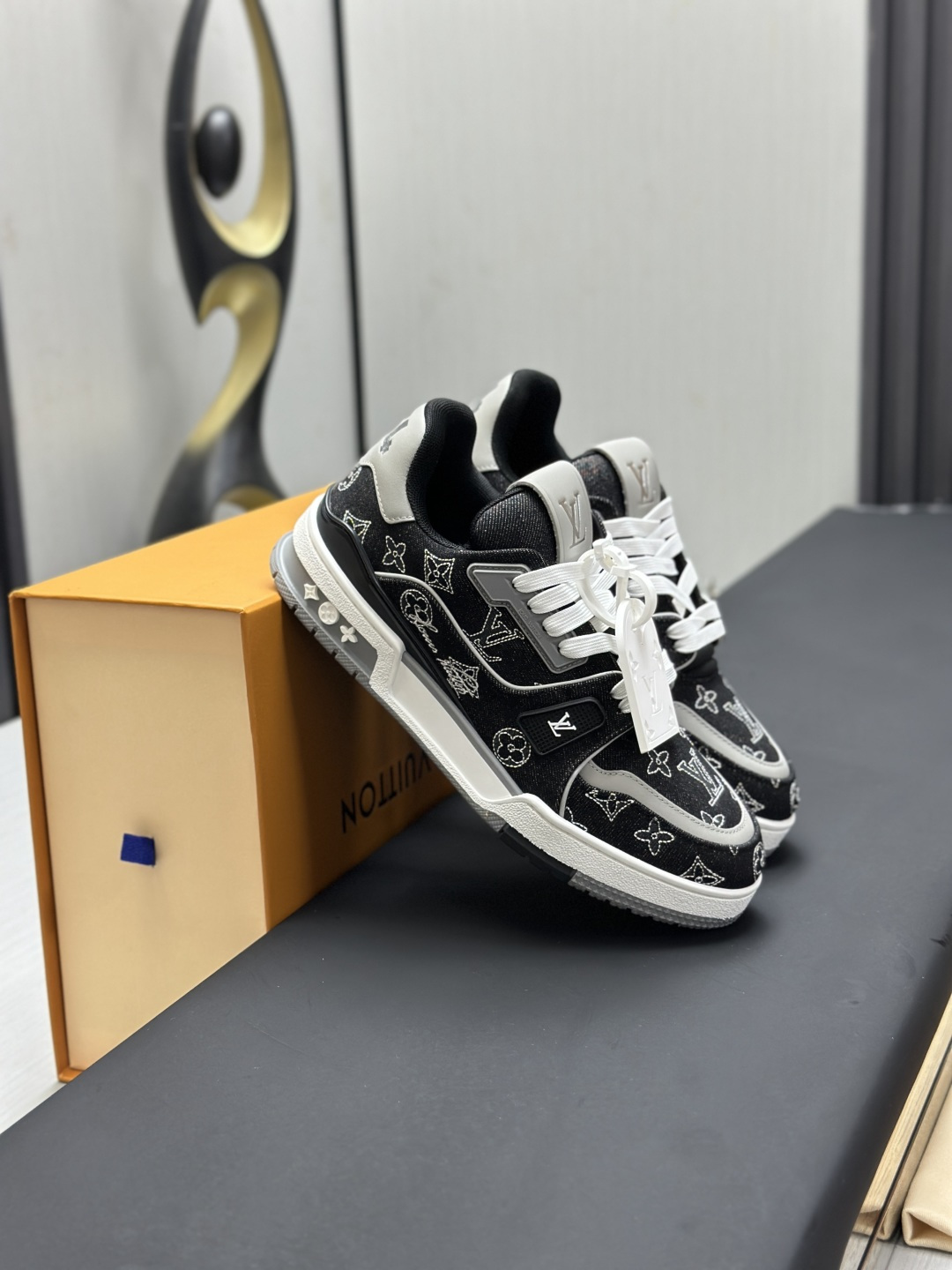 Louis Vuitton Sneakers