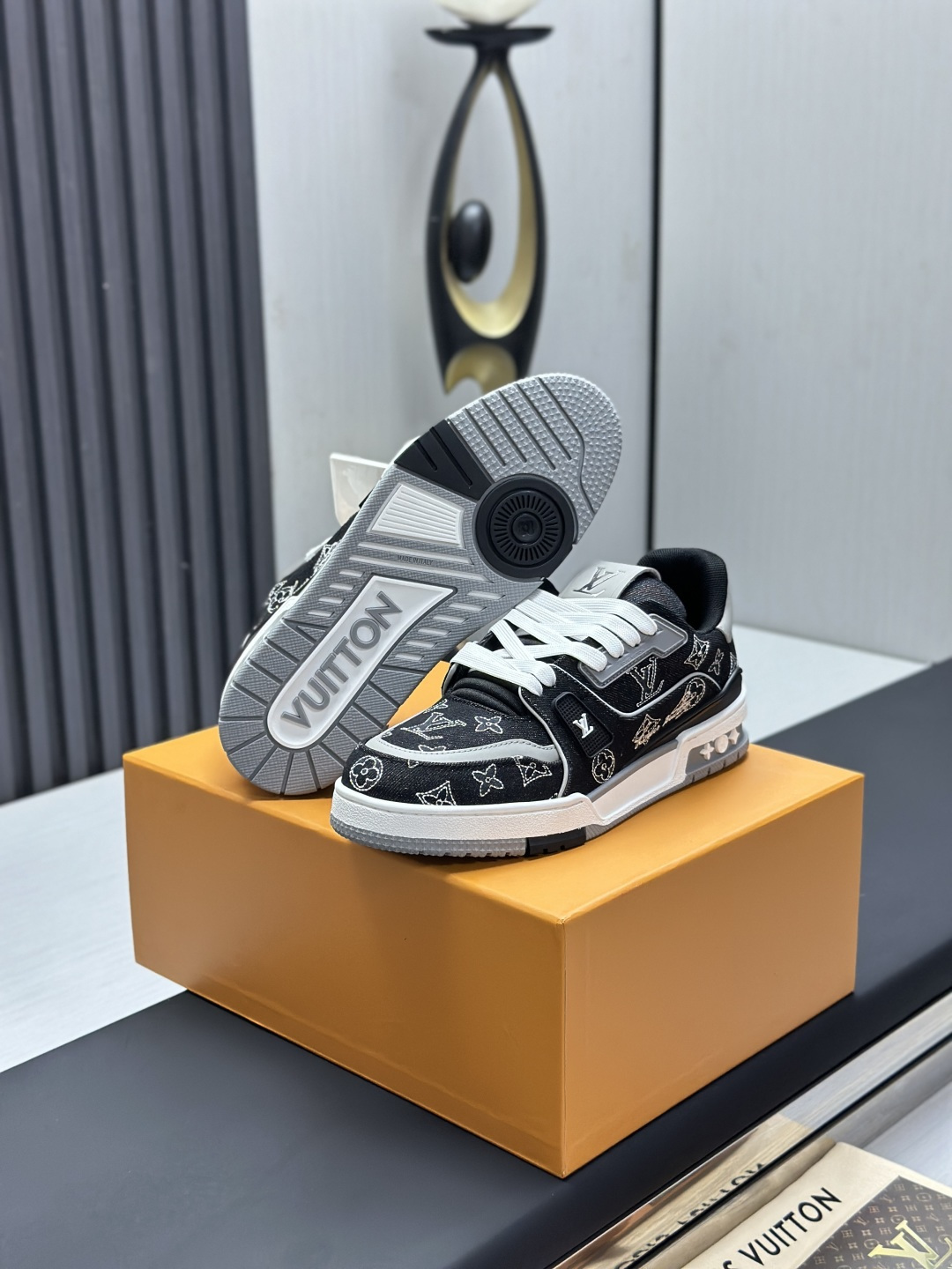 Louis Vuitton Sneakers