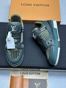 Louis Vuitton Sneakers