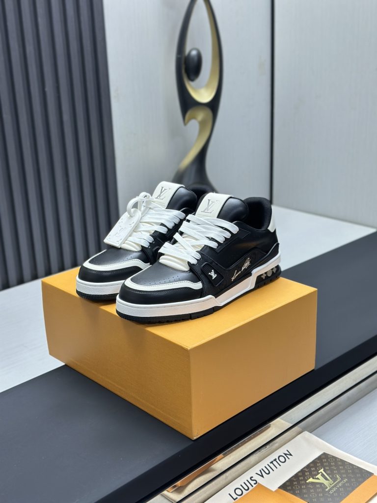 Louis Vuitton Sneakers