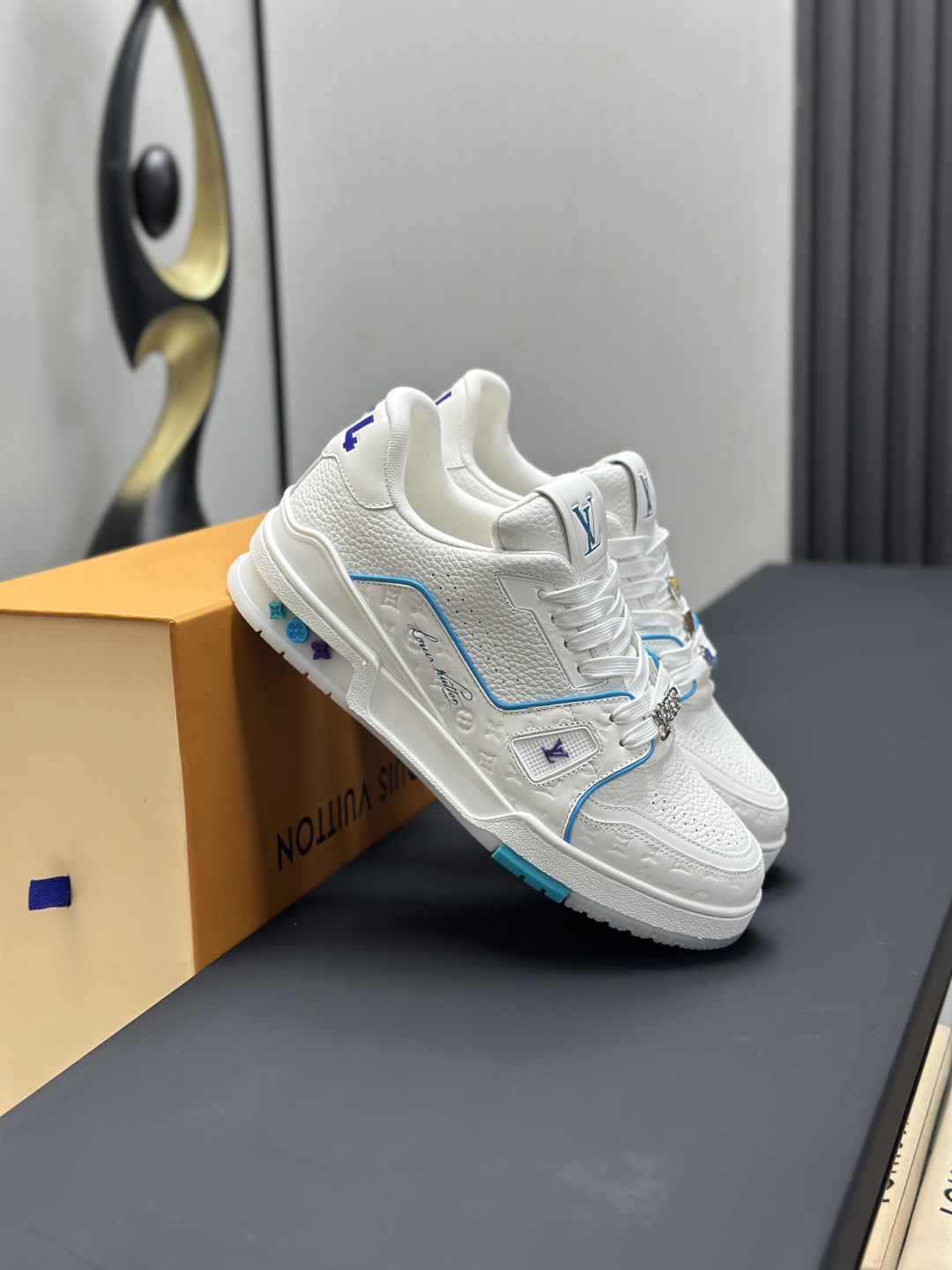 Louis Vuitton Sneakers