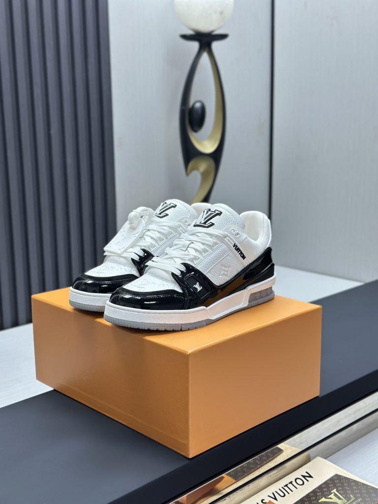Louis Vuitton Sneakers