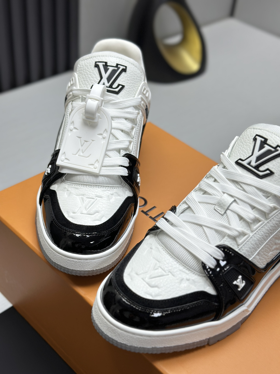 Louis Vuitton Sneakers