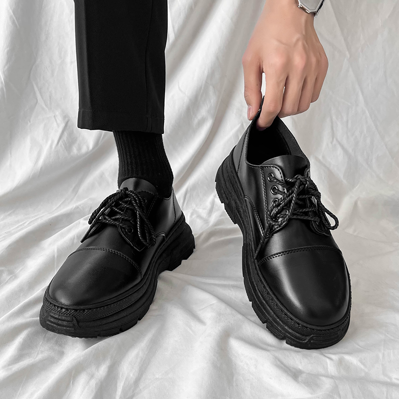 null Shoes in Black
