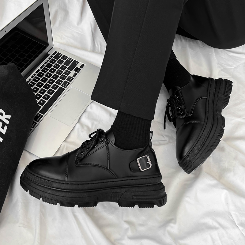 null Shoes in Black