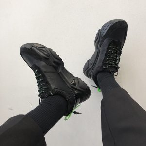 null Sneakers