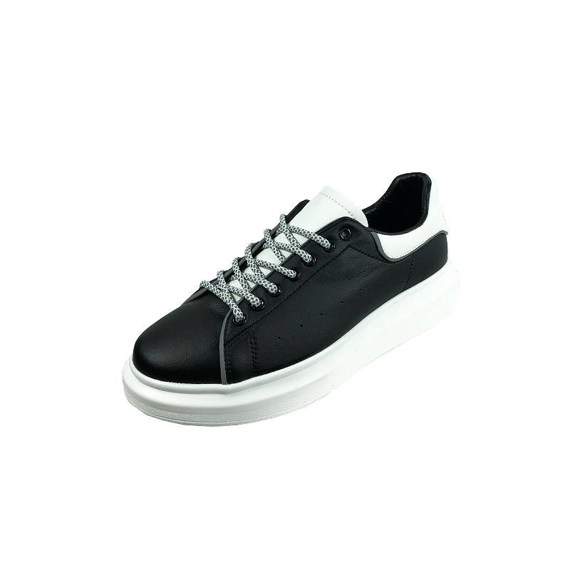 null Sneakers