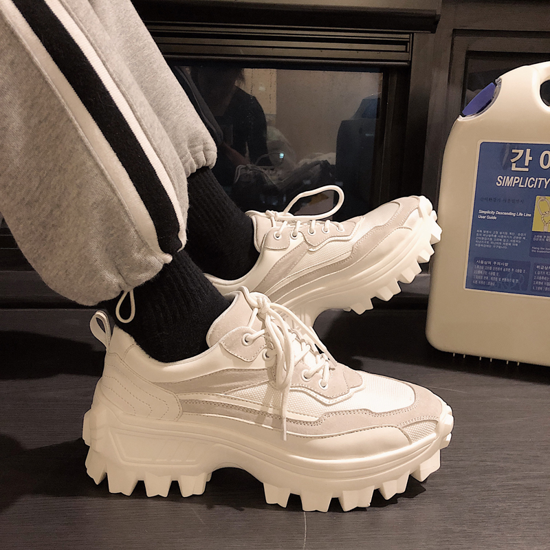 null Sneakers