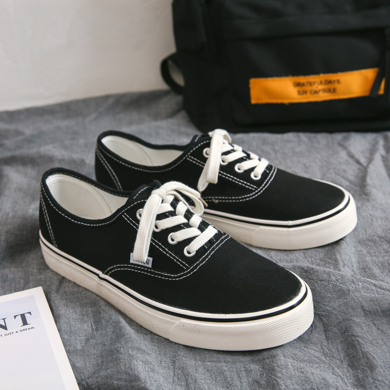 null Sneakers