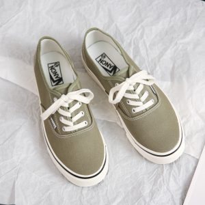 null Sneakers