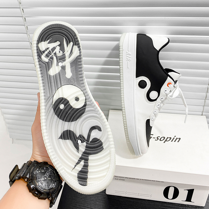 null Sneakers