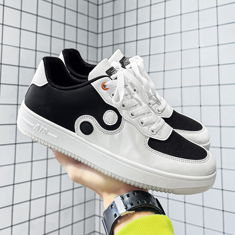 null Sneakers