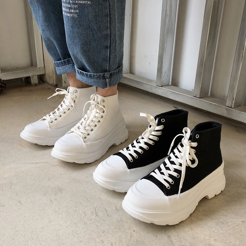 null Sneakers