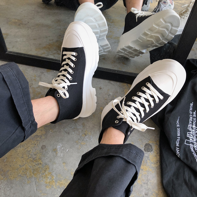 null Sneakers