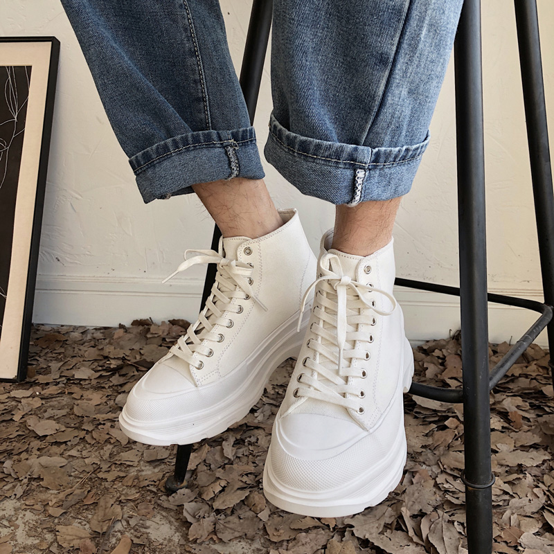 null Sneakers