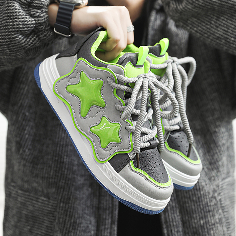 null Sneakers