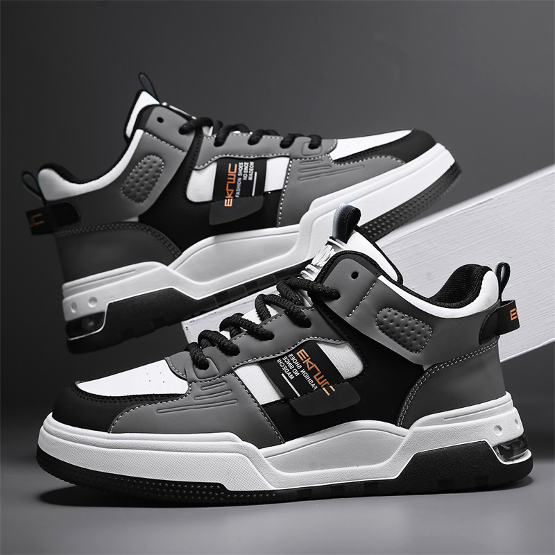 null Sneakers
