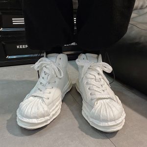 null Sneakers