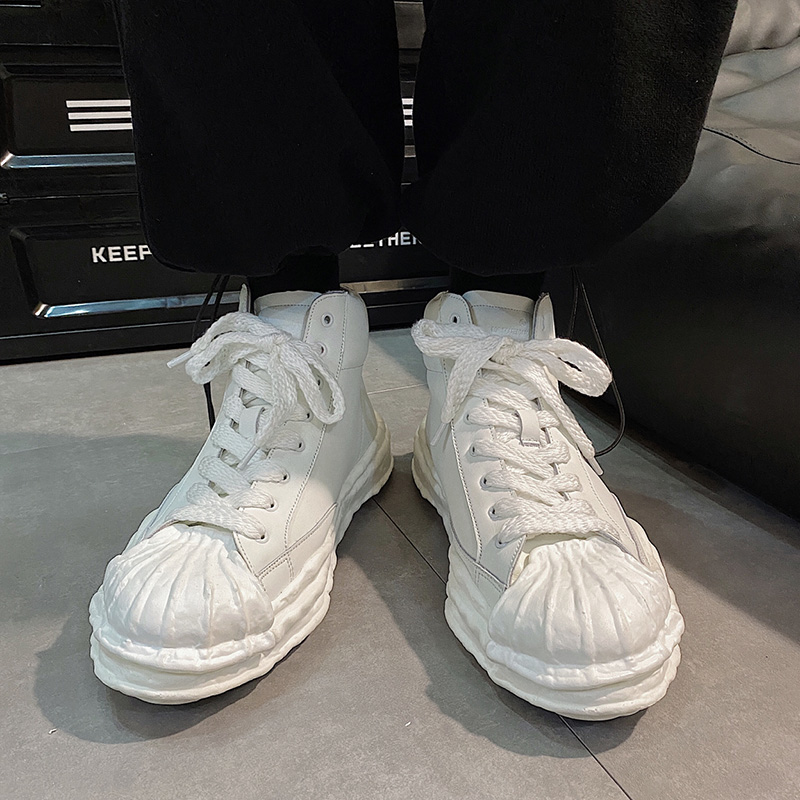 null Sneakers
