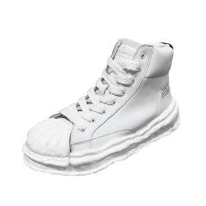 null Sneakers