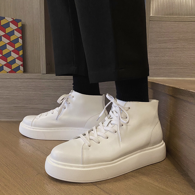 null Sneakers