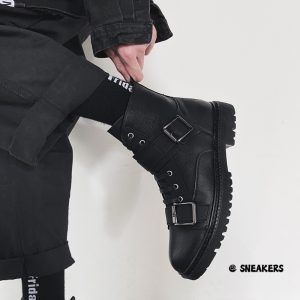 null Boots in Black