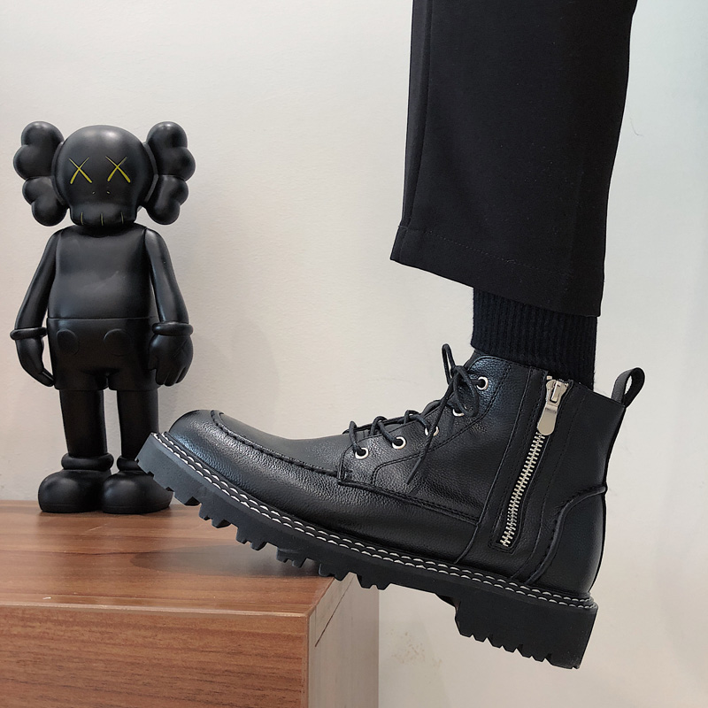 null Boots in Black